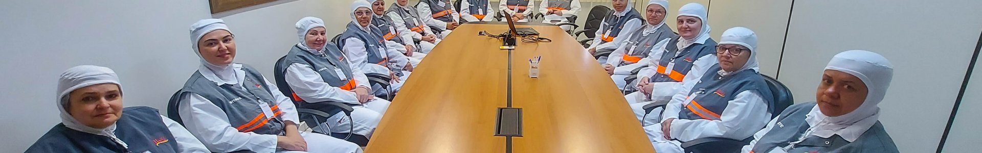 Integrantes do Coopermulher visitam a Unitá