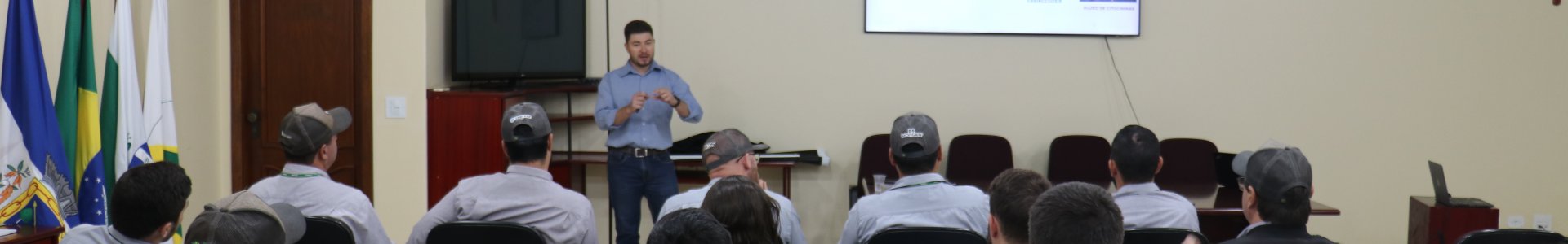 Treinamento técnico em herbicidas e nutrição vegetal