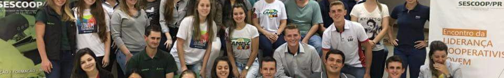 Jovens da Coagru participaram do Elicoop Jovem