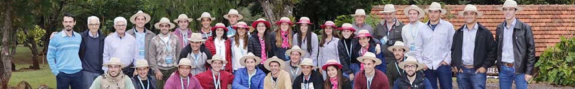 Coagru recebe jovens cooperativistas da Argentina