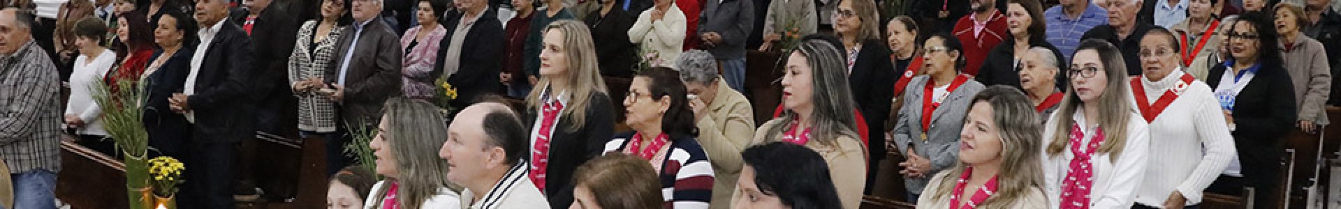 Cooperados da Coagru agradecem os bons frutos da colheita