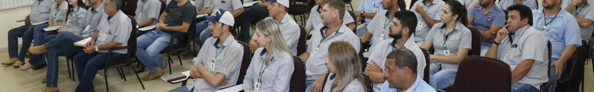 ALINHAR O FORNECIMENTO DE INSUMOS E APRIMORAR O ATENDIMENTO AOS COOPERANTES FOI TEMA DE REUNIÃO