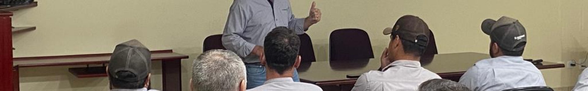 Setor agronômico da Coagru participa de treinamento para inserção de nova tecnologia no campo