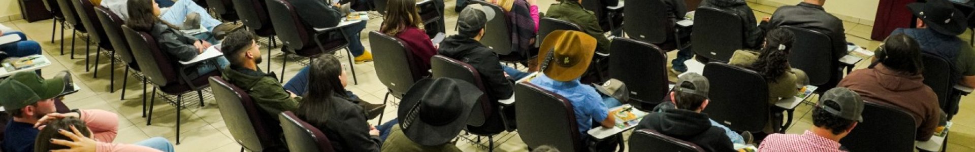 Coagru recebe jovens cooperativistas de Goiás para intercâmbio de experiências