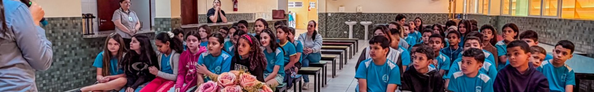 Coagru entrega cartilhas de Projetos do CooperMulher em escolas de Juranda