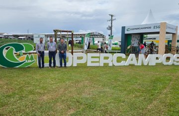 coagru-acompanha-inovacoes-em-sementes-no-show-tecnologico-coopercampos