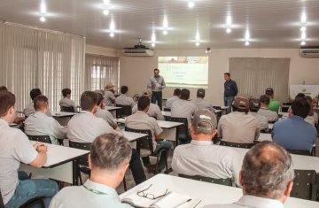 reuniao-tecnica-com-empresas-parceiras-atualiza-informacoes-sobre-a-cultura-da-soja