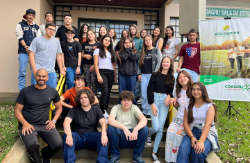 jovens-participam-do-1-encontro-do-programa-lidercoop--fase-i-da-coagru
