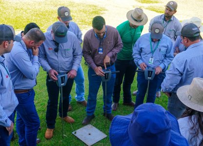 Umidade excessiva e compactação: a porta aberta criada pelos poros fechados