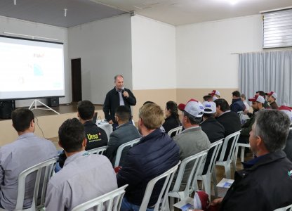 Colaboradores do setor de fornecimento participam de capacitação