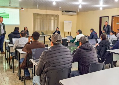 TREINAMENTO DE INTELIGÊNCIA DE NEGÓCIOS COM COLABORADORES DA COAGRU