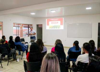 Associadas da Coagru participam de visita técnica à Indústria de Fertilizantes 