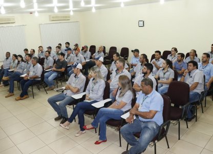 ALINHAR O FORNECIMENTO DE INSUMOS E APRIMORAR O ATENDIMENTO AOS COOPERANTES FOI TEMA DE REUNIÃO