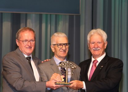 Presidente da Coagru recebe Troféu Ocepar