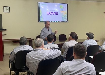 Setor agronômico da Coagru participa de treinamento para inserção de nova tecnologia no campo