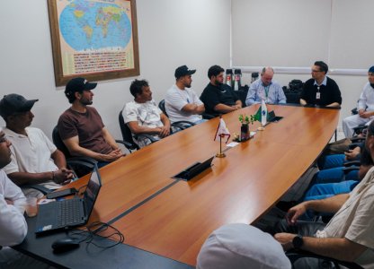 visita-a-unita-aproxima-granjeiros-dos-processos-da-avicultura