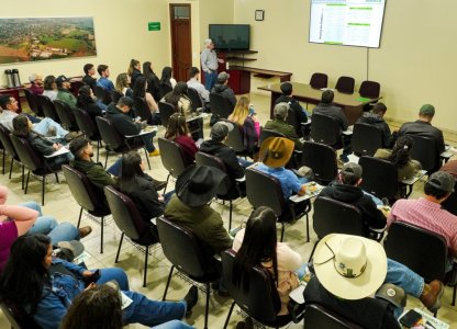 Coagru recebe jovens cooperativistas de Goiás para intercâmbio de experiências