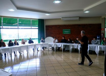 Jovens da Coagru refletem sobre Motivação e Trabalho em Equipe