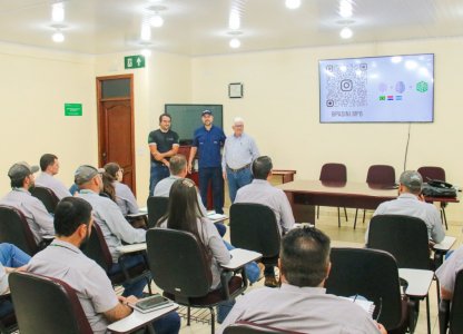 Atualização técnica sobre pragas do milho reúne profissionais na Coagru