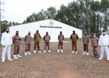 Escola Técnica Avícola da Coagru: difusão de conhecimento e tecnologia
