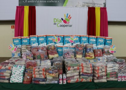Realizada a entrega das doações da campanha do Dia C  Dia de Cooperar