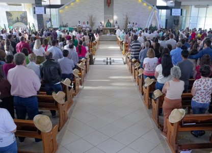 Missa em Nova Cantu celebra agricultores, fé e os 50 anos da Coagru