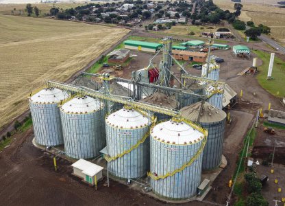 Conselheiros da Coagru visitam obras de ampliação na Unidade Rio Verde
