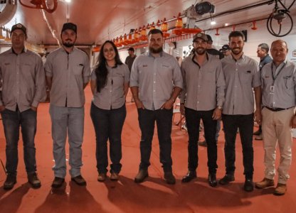 Equipe da Unidade Avícola da Coagru acompanha inovações no Show Rural 2026
