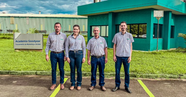 Coagru visita à fábrica e conhece a tecnologia por trás dos pneus Goodyear