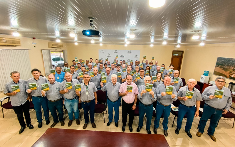 Diretoria apresenta às lideranças o manual de boas práticas no uso de defensivos agrícolas