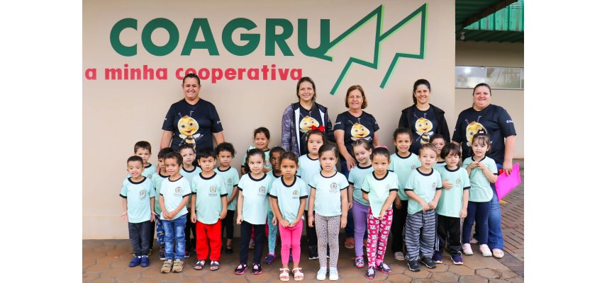 Crianças do CMEI Nosso Lar visitam a Coagru