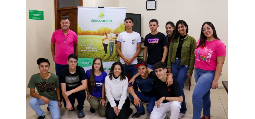 Jovens participam dos modulares do Lidercoop Coagru
