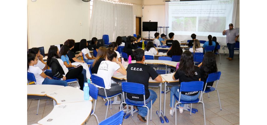 Coagru realiza palestra para Curso Técnico em Agronegócio