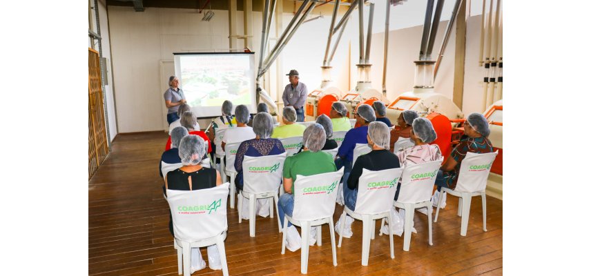 Coagru realiza visita para o Coopermulher no Moinho de Trigo