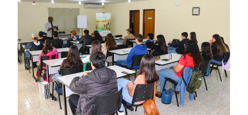 LIDERCOOP: Liderança Jovem cooperativista