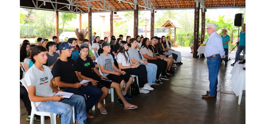 Jovens da Coagru participam do Gincoop