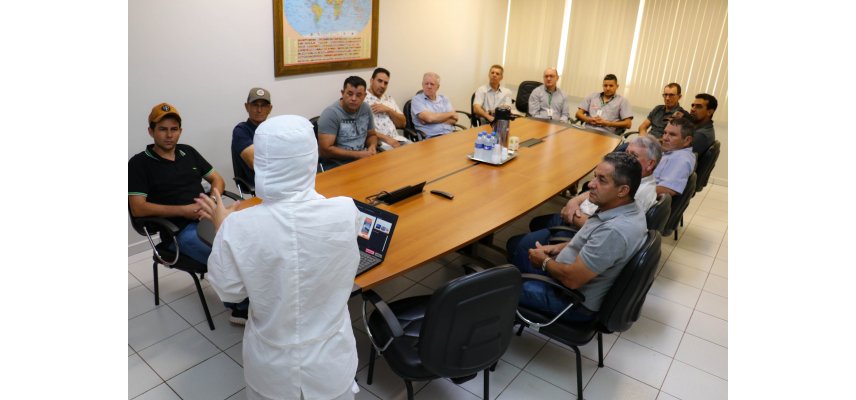 Integração Avícola Coagru visita Abatedouro Unitá para fortalecer conhecimentos na cadeia produtiva