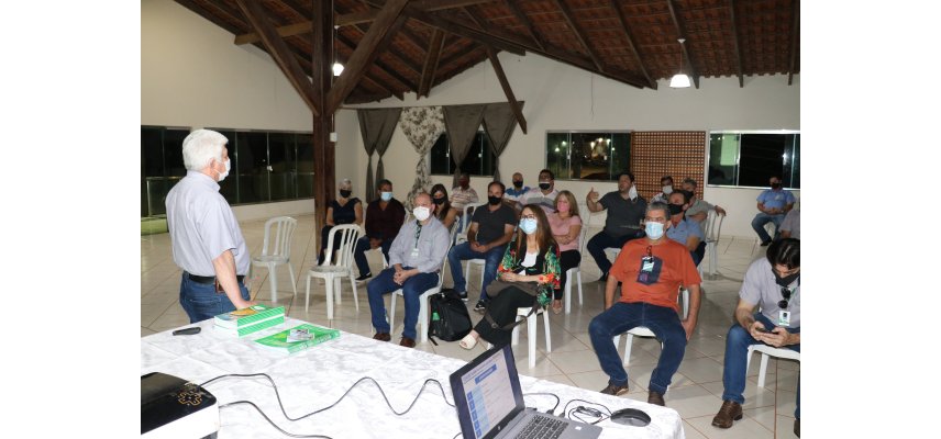 Coagru realiza reuniões com núcleos de avicultores