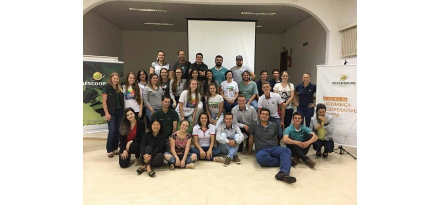 Jovens da Coagru participaram do Elicoop Jovem