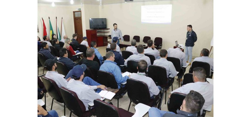 Coagru realizou reunião com representante da Adapar