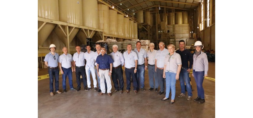 Conselheiros de Administração visitam o canteiro de obras da Fábrica de Ração Avícola