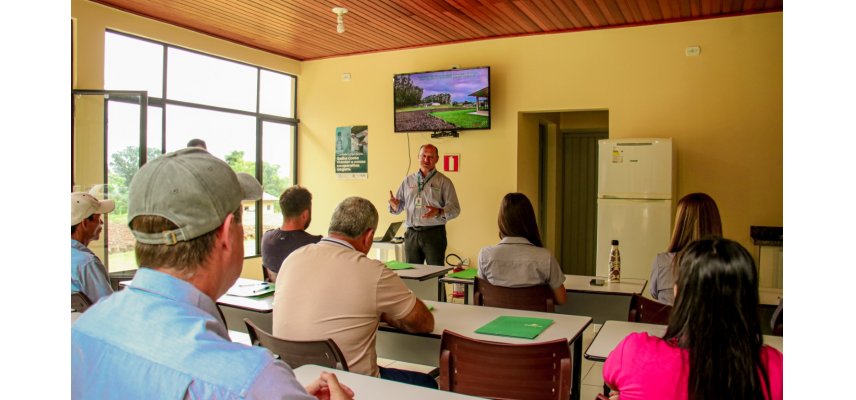 Granjeiros participam de treinamento sobre Manejo de Verão e Ambiência