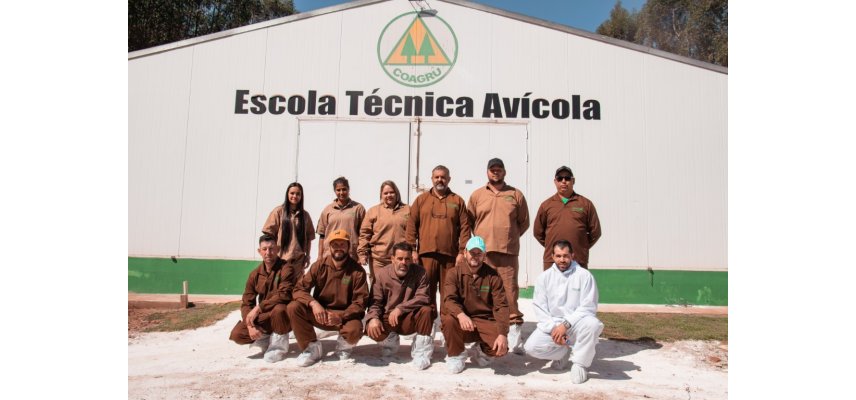 Coagru promove formação para granjeiros em atividade
