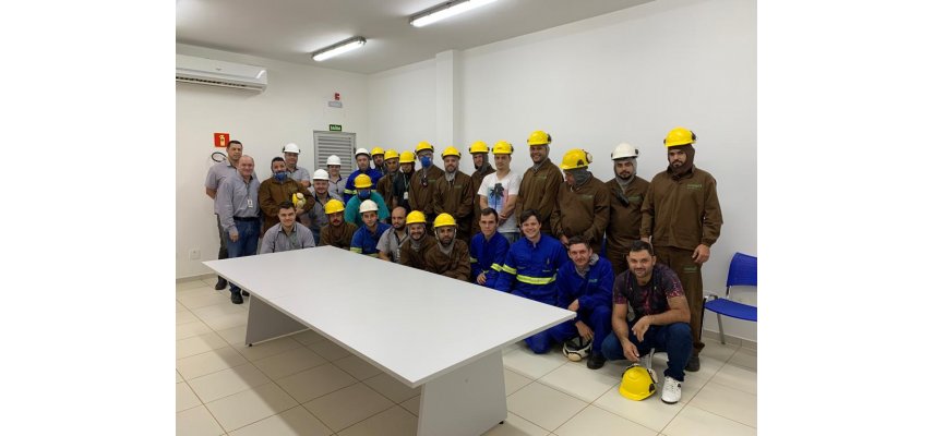 COMPROMISSO COM A QUALIDADE Coagru atualiza profissionais sobre Boas Práticas de Fabricação