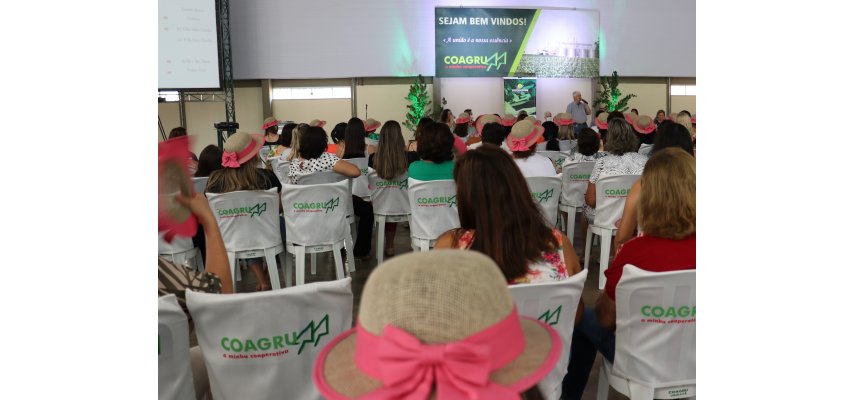 Integrantes dos Grupos Femininos participam de encontro comemorativo ao Dia da Mulher