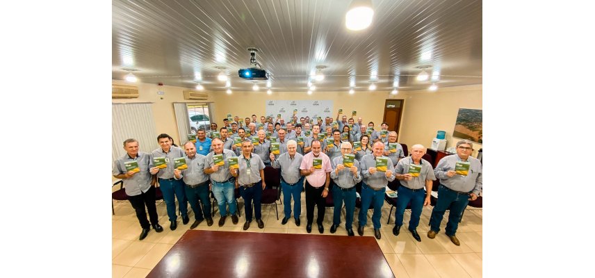 Diretoria apresenta às lideranças o manual de boas práticas no uso de defensivos agrícolas