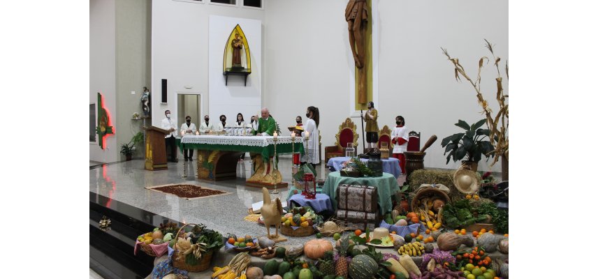 Santa Missa em Ação de Graças pela Colheita foi realizada em Ubiratã