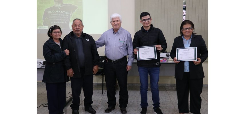 Jovens da Coagru participam de curso de Cooperativismo