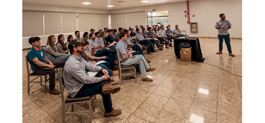 Equipe da Unidade Avícola participa de diálogo técnico sobre manejo em baixas temperaturas
